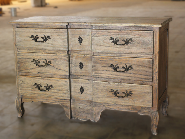 Aged Chest of 3 Drawers