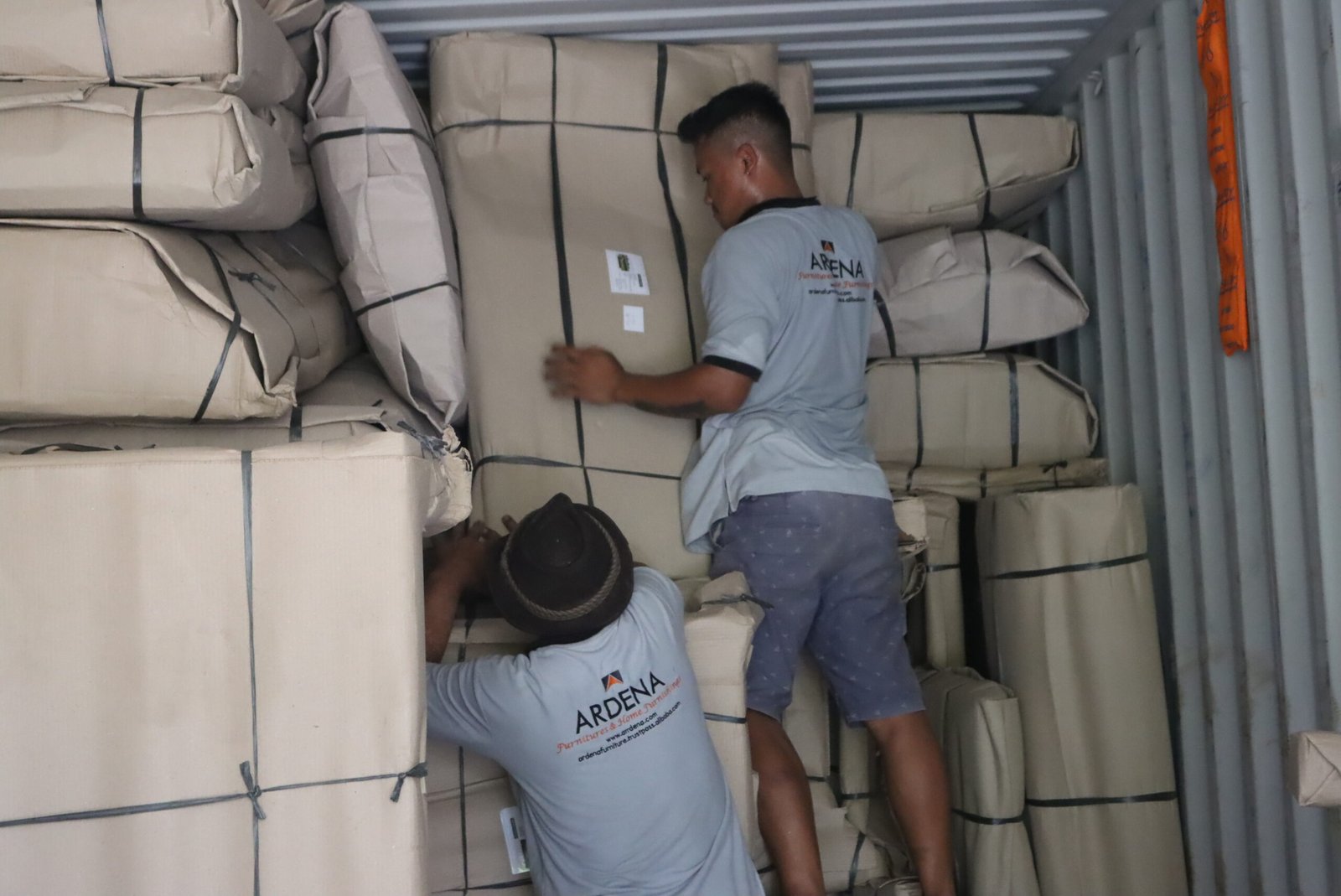 Arrdena export furniture packing process 3