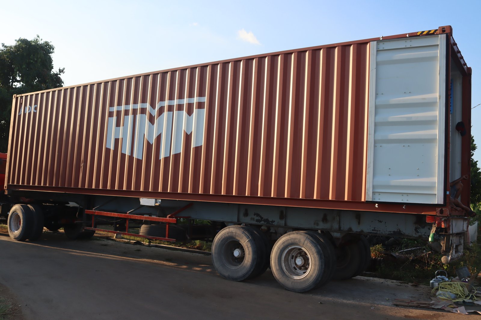 Arrdena export furniture shipment in a container